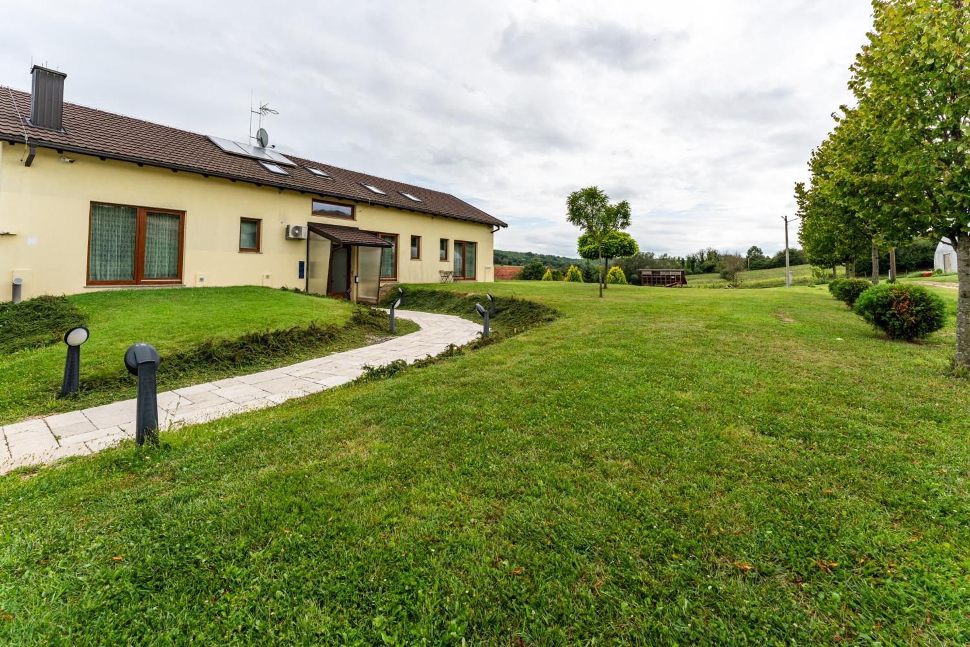 Bed&Breakfast Vinarija Coner Bjelovar Zewnętrze zdjęcie